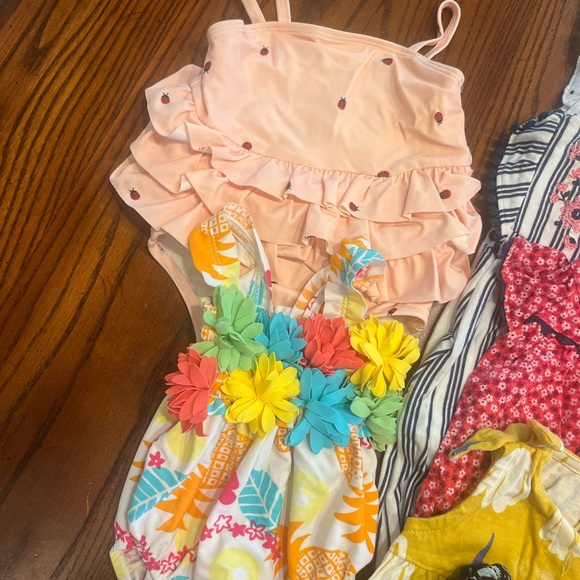 Girls 3 month Assorted Baby Clothing Bundle for warm weather spring and summer - Picture 2 of 8